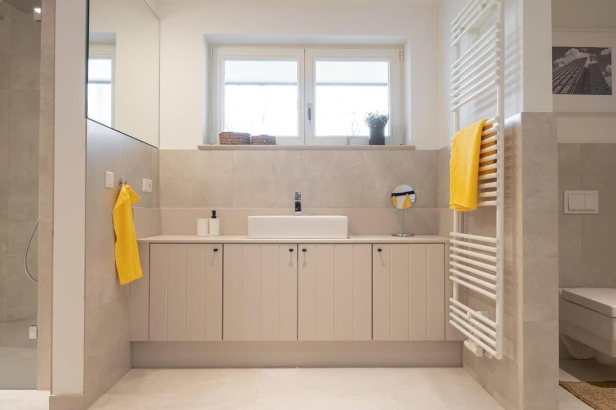 Spacious 3-Bedroom Apartment Near Eilbekpark Αμβούργο Εξωτερικό φωτογραφία